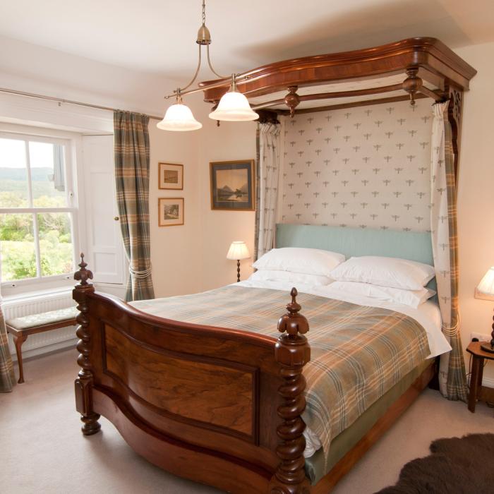 Ardshealach Lodge